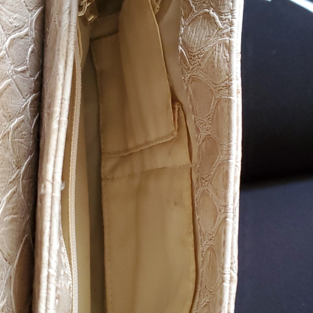 Handbag - Picture 6 of 8